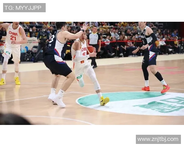 中国男篮客场挑战韩国队全力争胜展现实力与团队精神
